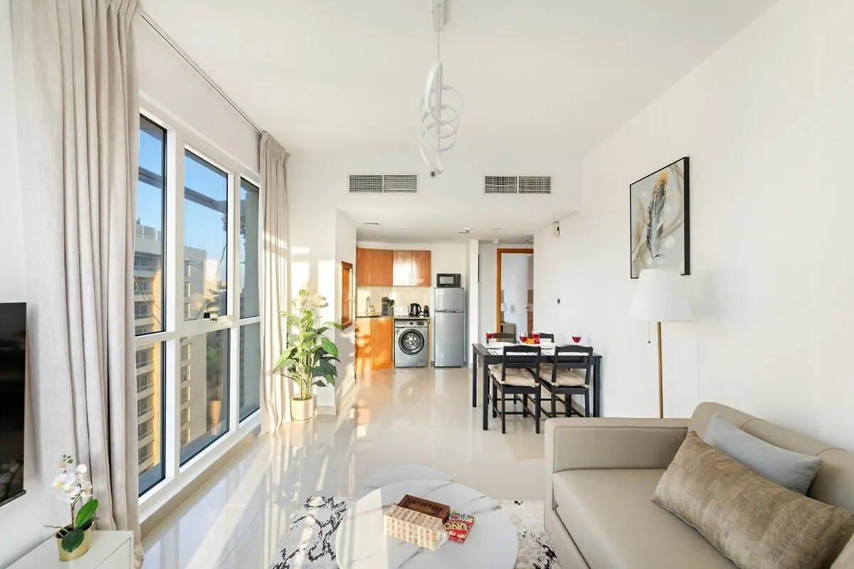 アパート Stylish 1Br In Dubai With Balcony, Lake View, Gym And Pool アラブ首長国連邦