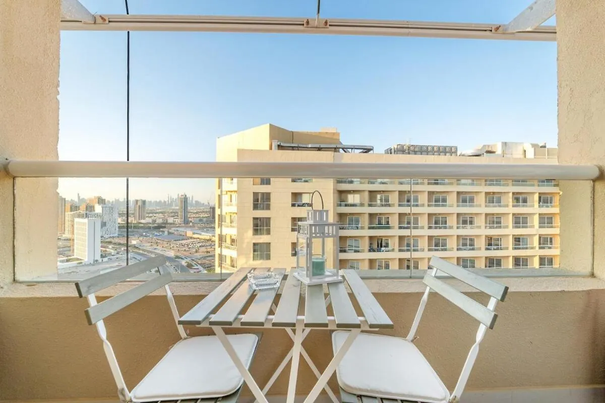 Apartamento Stylish 1Br In Dubai With Balcony, Lake View, Gym And Pool