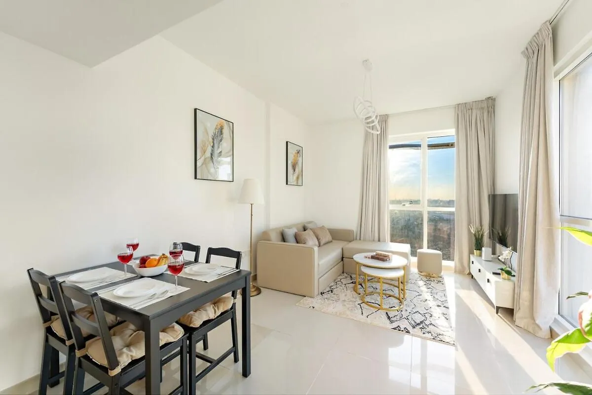 Apartamento Stylish 1Br In Dubai With Balcony, Lake View, Gym And Pool
